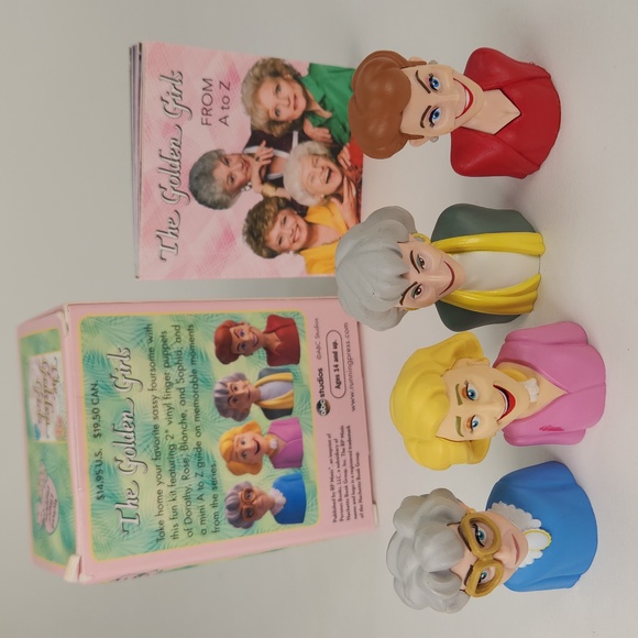 The Golden Girls Stylized 2" Finger Puppets and Mini A to Z guide in Retail Box - Picture 3 of 17